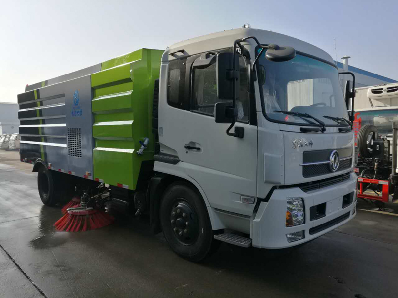 東風(fēng)天錦3.5水7塵掃路車