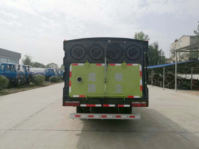 東風(fēng)大多利卡2水5.5塵吸塵車