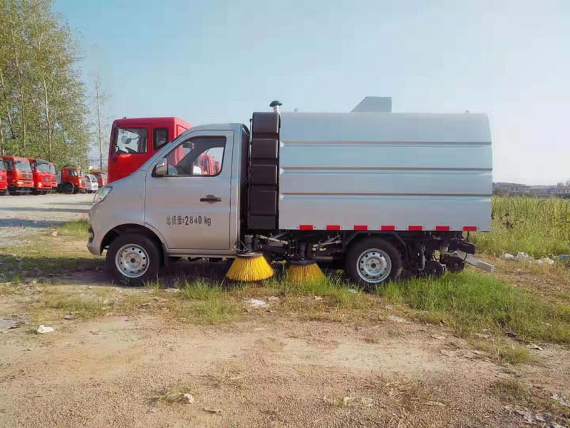 長安1.5水路面養(yǎng)護(hù)車