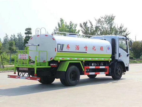 國(guó)六東風(fēng)大福瑞卡9.3方灑水車