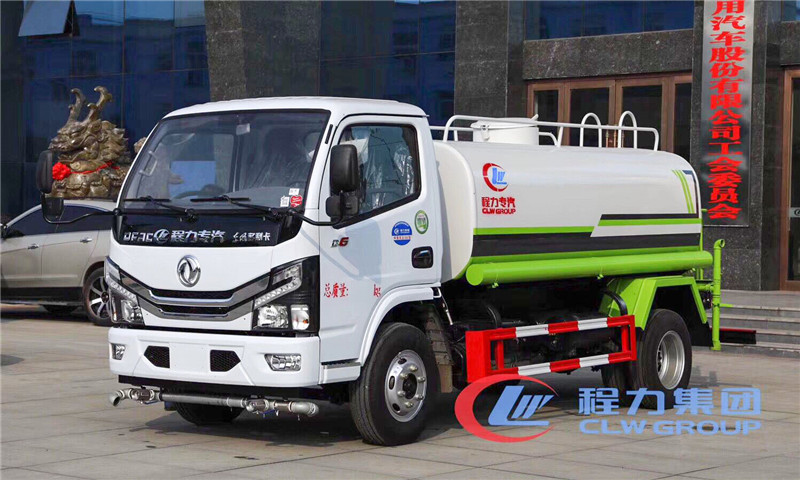 國(guó)六東風(fēng)小多利卡5方灑水車(chē)