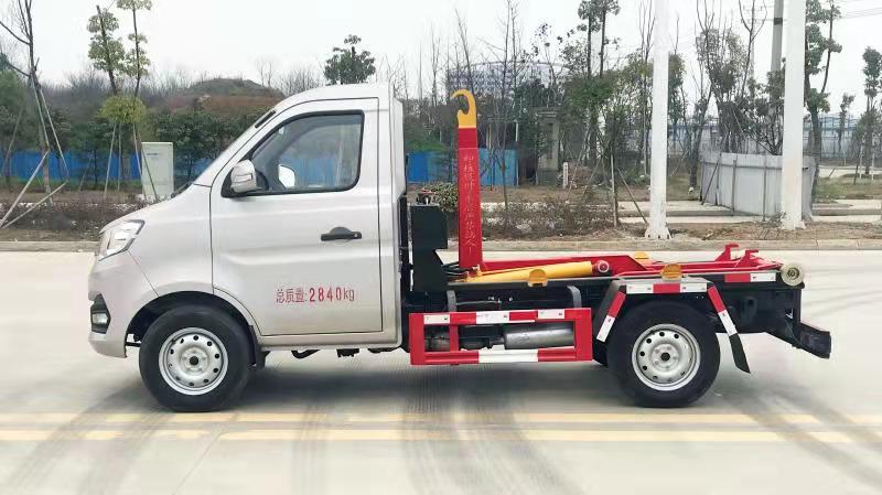 國六3方 藍(lán)牌長安勾臂垃圾車