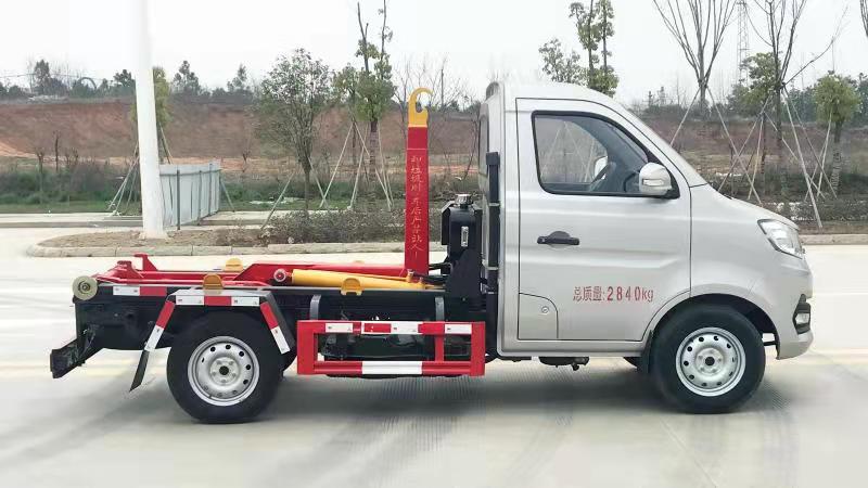 國六3方 藍(lán)牌長安勾臂垃圾車