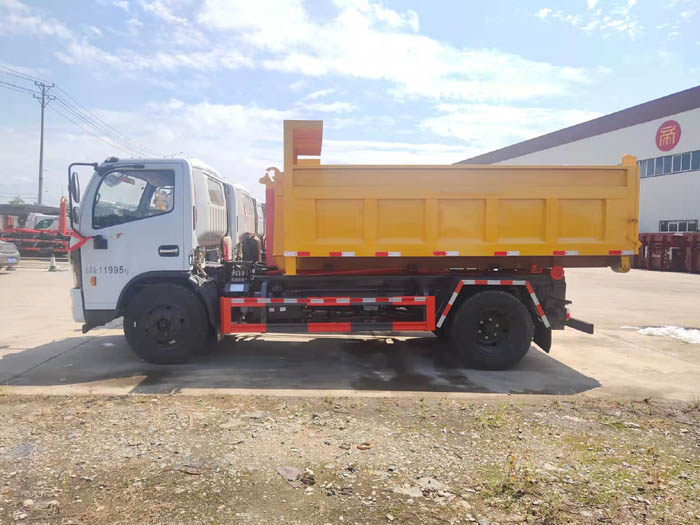 國(guó)六8方東風(fēng)D7勾臂垃圾車