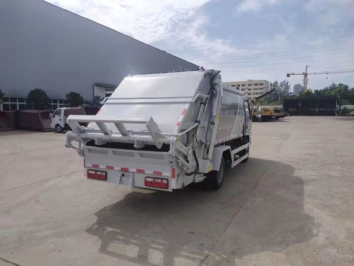 國六6方東風(fēng)多利卡壓縮垃圾車