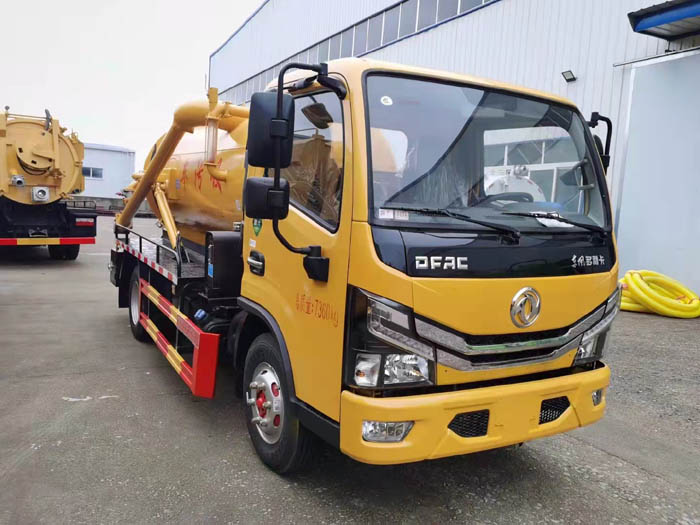 國六5方東風(fēng)多利卡吸污車