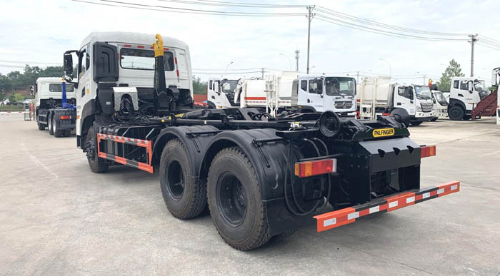 國六東風(fēng)天龍后雙橋20方勾臂套臂垃圾車