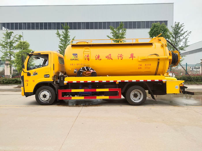 東多大利一體罐卡10方清洗吸污車(chē)