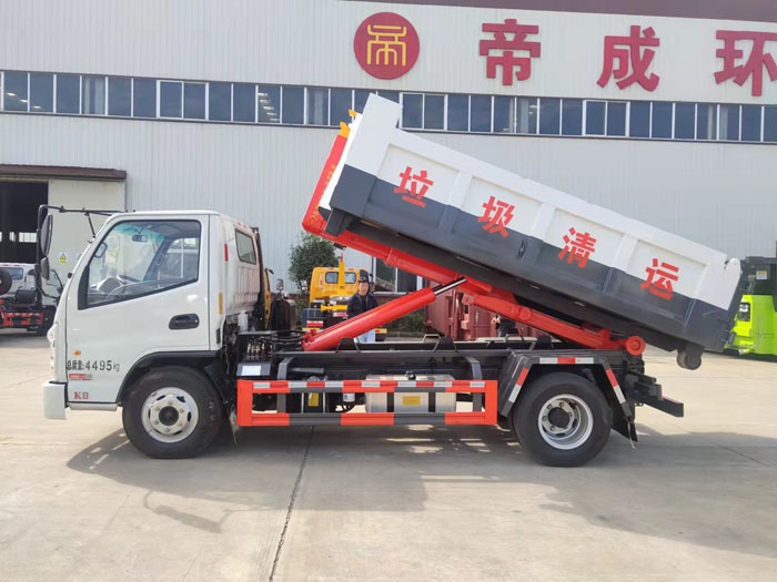 凱馬6方勾臂垃圾車